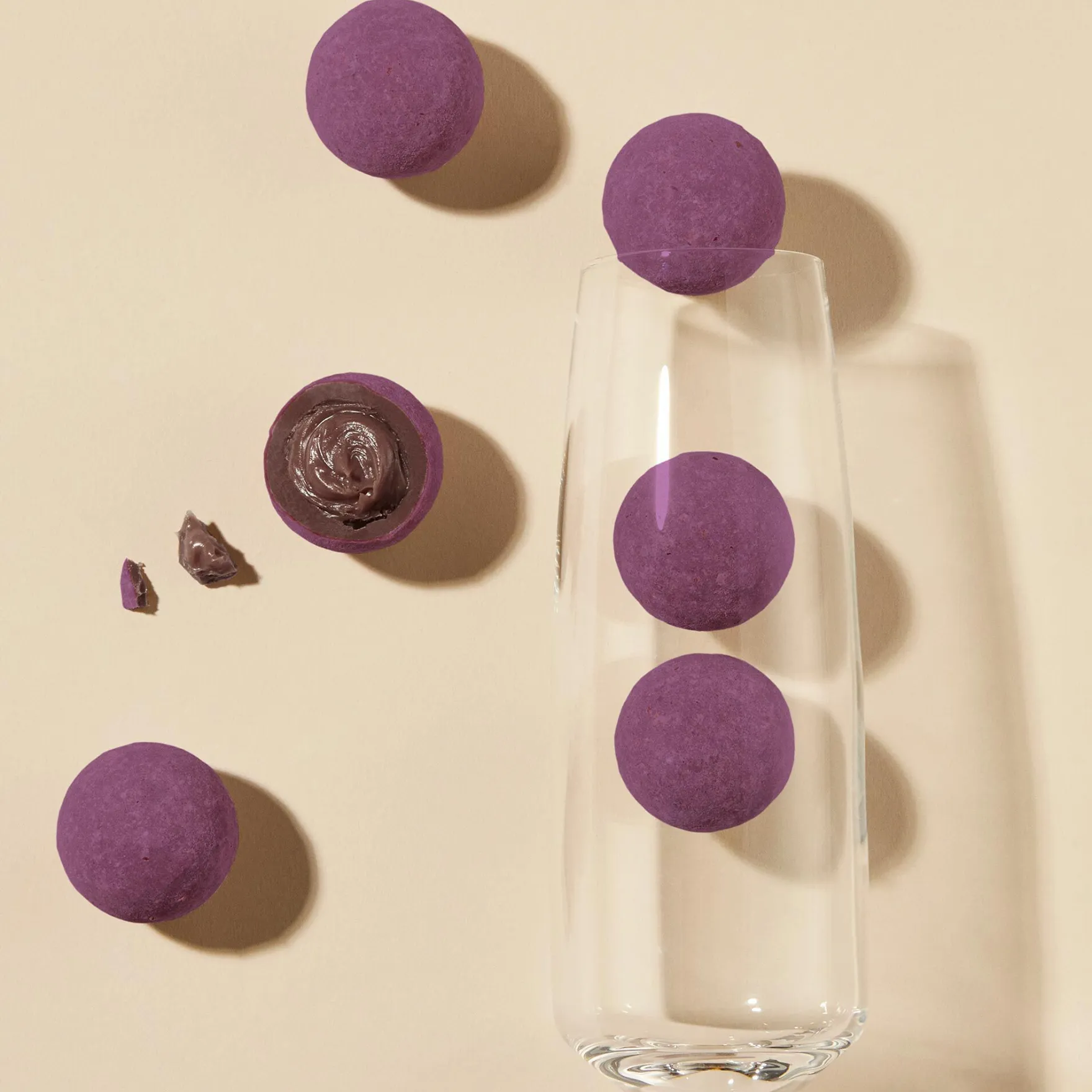 Kir Royale Chocolate Selector<Hotel Chocolat